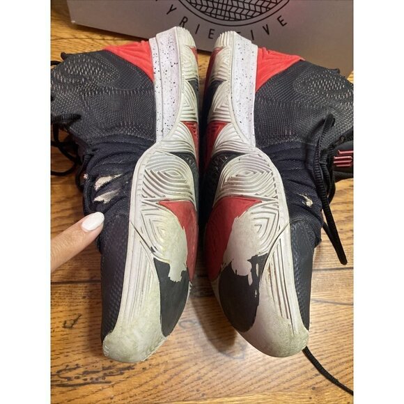 ?size 11- Nike Kyrie 5 Mens Basketball Shoes Black Red BRED main image 10